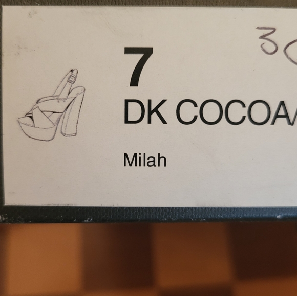 Vince Camuto, open platform shoe, Dk brown w/gold,wood grain, Size 7, like New, - Picture 6 of 6